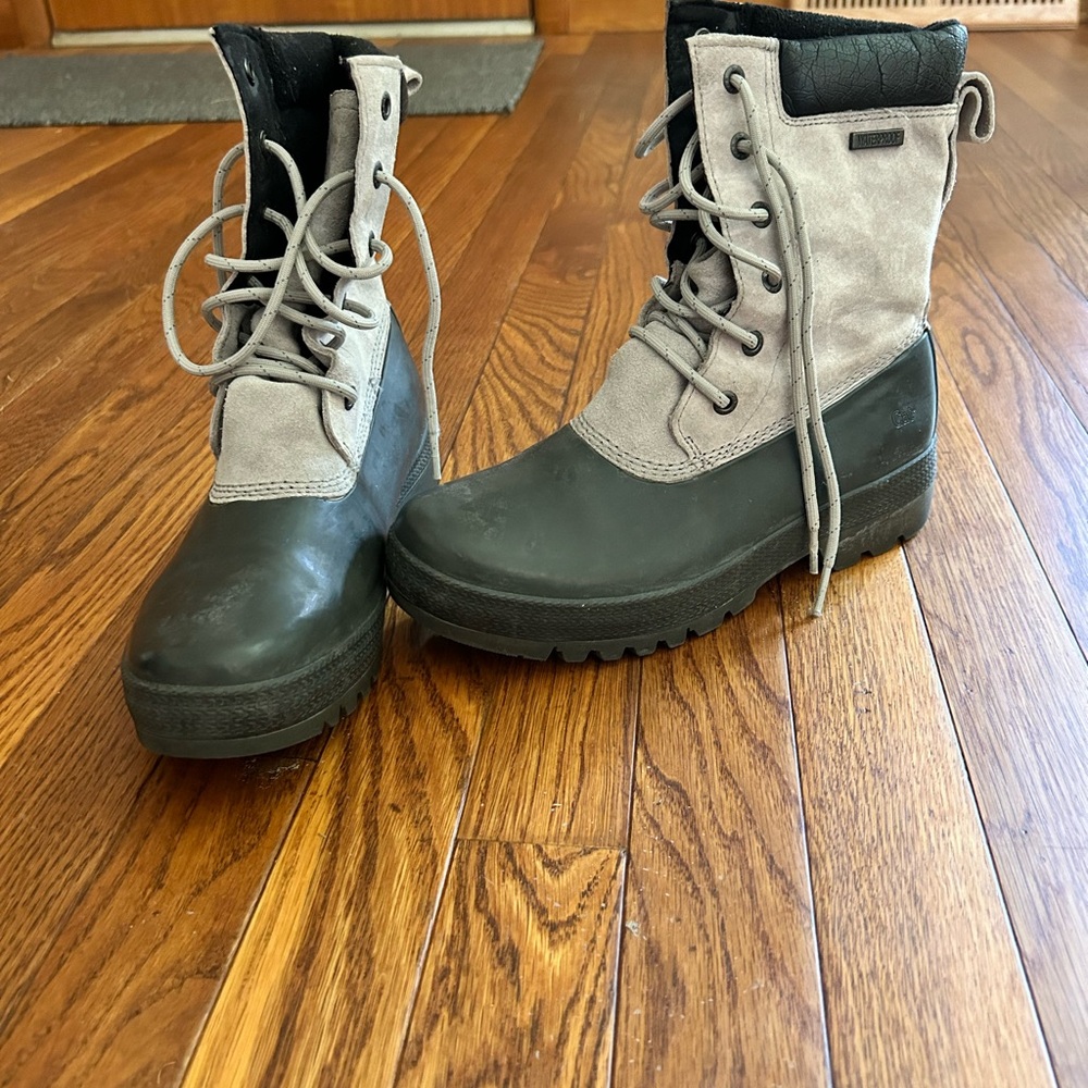 Grey  Caterpillar waterproof boots